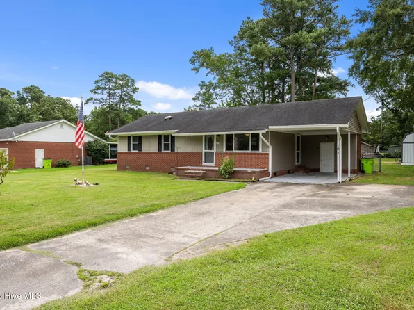 102 Crystal Lake Drive, Havelock, NC 28532
