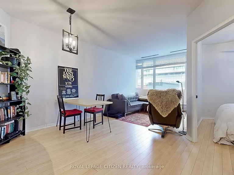 555 Yonge St #302 — Photo 5