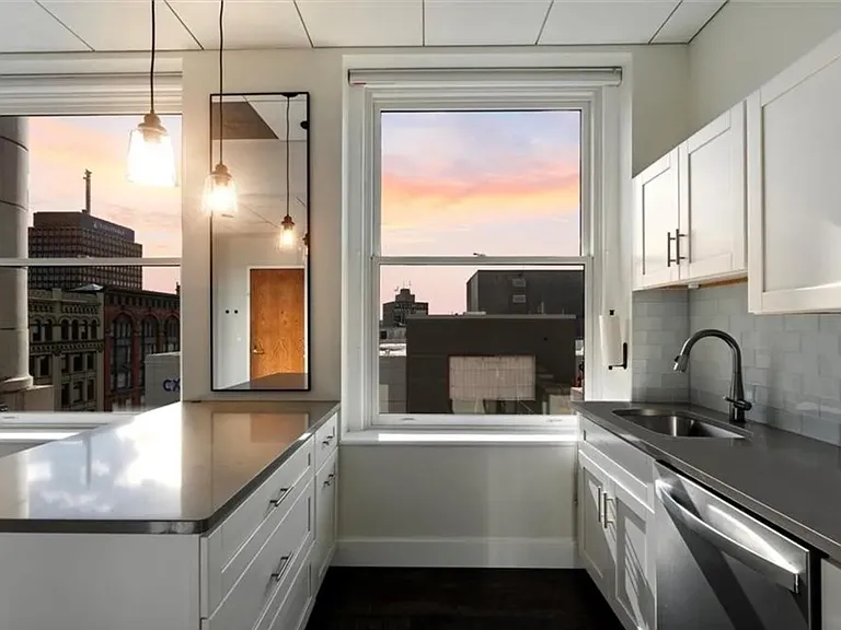 108 W Jefferson St #702 — Photo 3