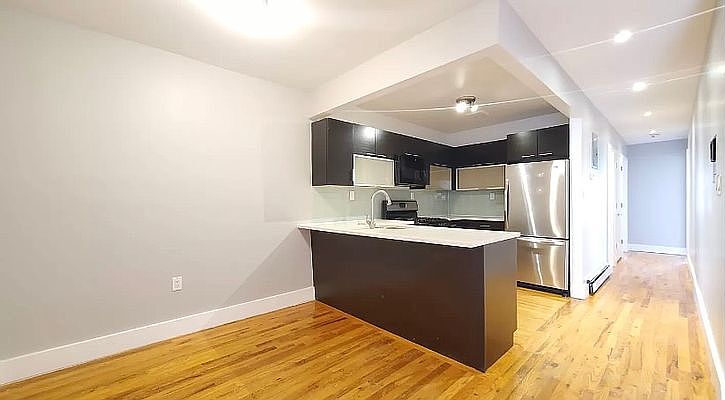 1st image of 289 Clifton Pl APT 3
