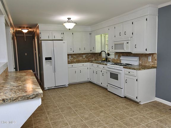 4th image of 1811 John Small Avenue