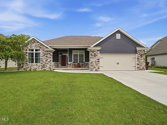 2nd image of 305 Ridgepoint Cir