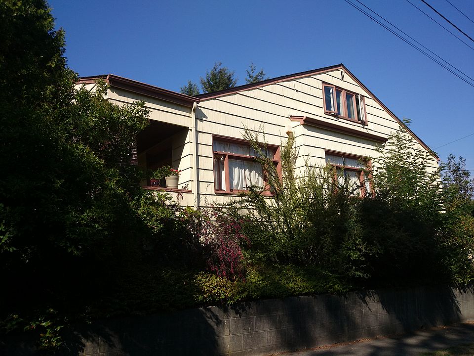 2nd image of 6300 19th Ave NE