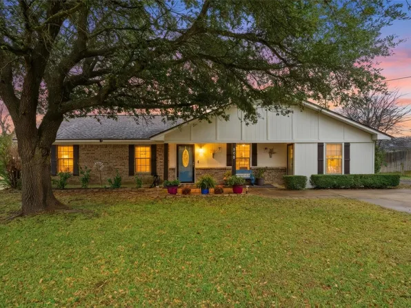 109 E Moonlight Dr, Robinson, TX 76706