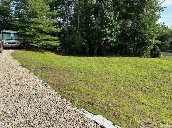 900 East Rd, Dugger, IN 47848