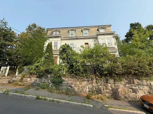 13-15 Chestnut St, Fitchburg, MA 01420