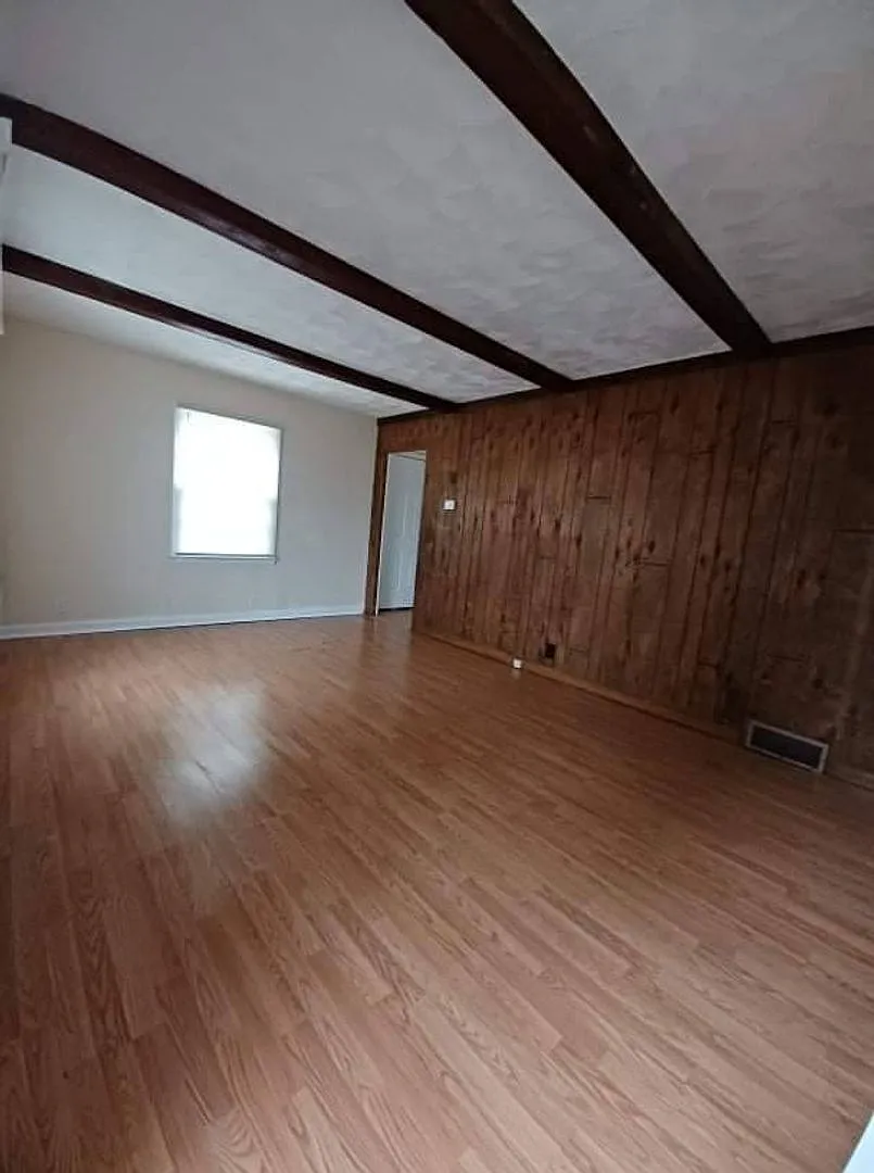 Building Photo - 1112 Irving Ave