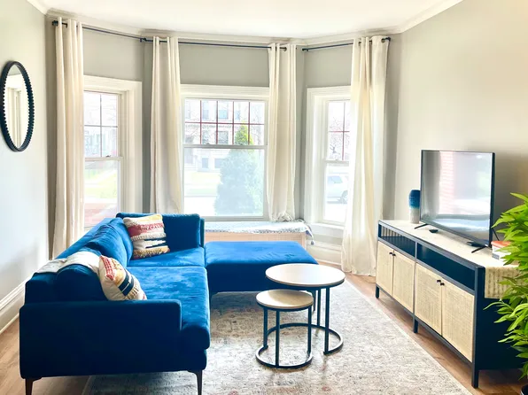 224 N Austin Blvd #1, Oak Park, IL 60302