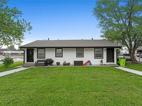 308 E Walnut St, Belton, MO 64012