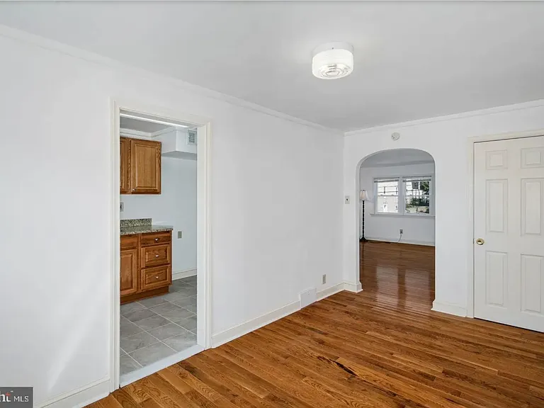 630 Cedar Ave — Photo 2