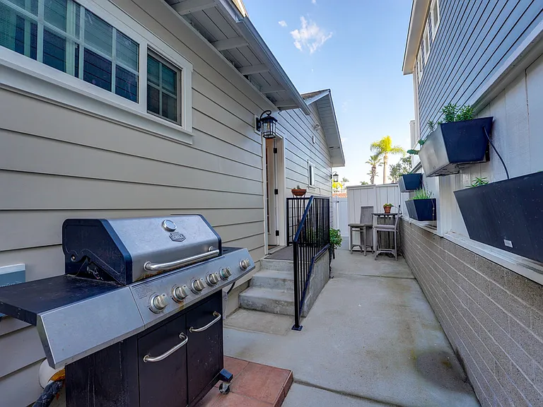 208 J Ave #A — Photo 13
