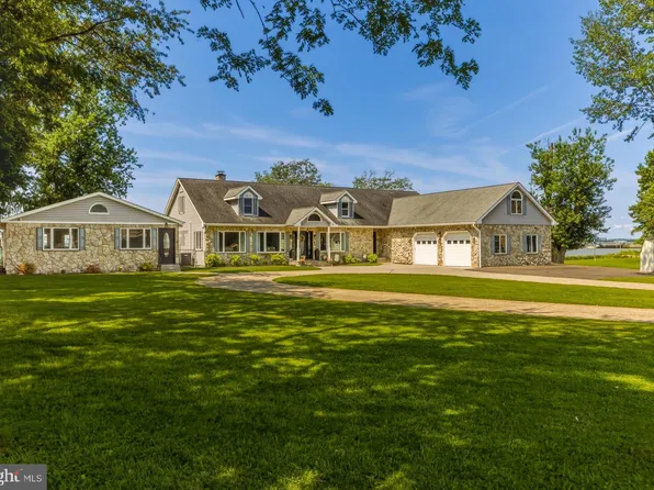 8 Issac Dr, Pennsville, NJ 08070