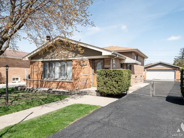 6132 W 80th Pl, Oak Lawn, IL 60459