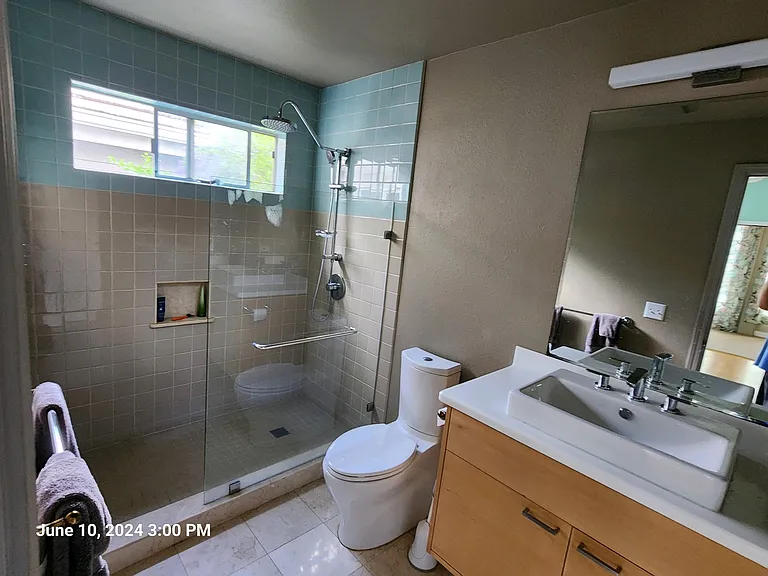 Well ventilated and airy bathroom