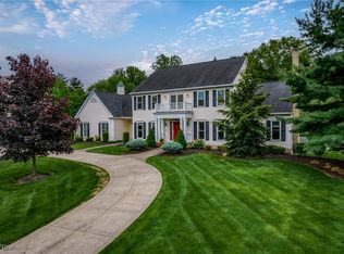 30650 Stratford Dr, Solon, OH 44139