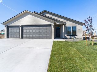 1214 SE Kimber Dr, Hermiston, OR 97838