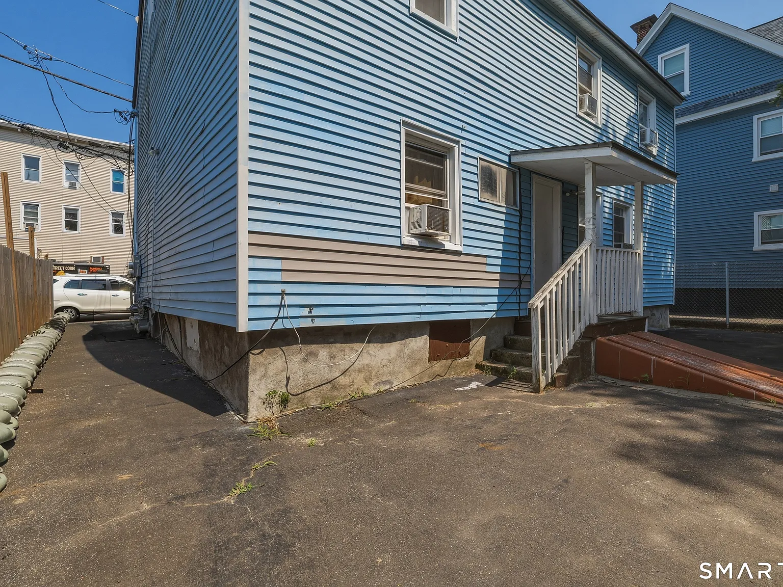 2 bed, 1.0 bath, 2618 sqft, $1,400 — Photo 4