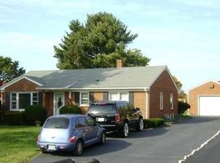 419 Sterling St, Staunton, VA 24401