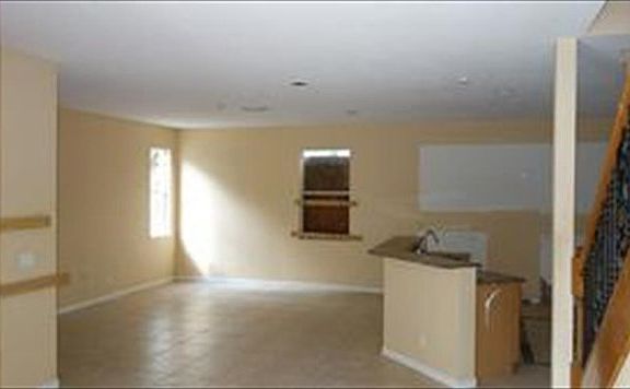 3rd image of 311 Berenger Walk