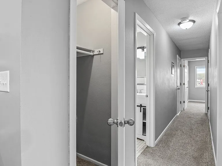 Elrose Apartments 1500 — Photo 11