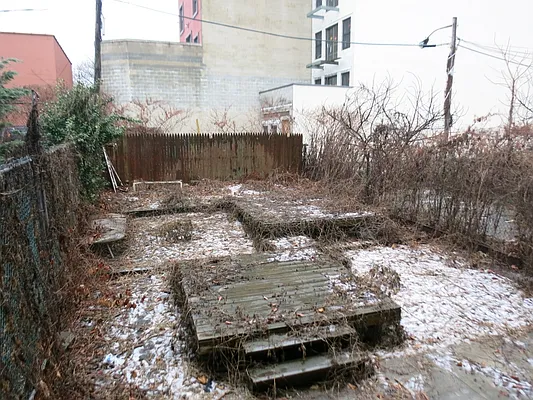 Rented by MNS | media 4