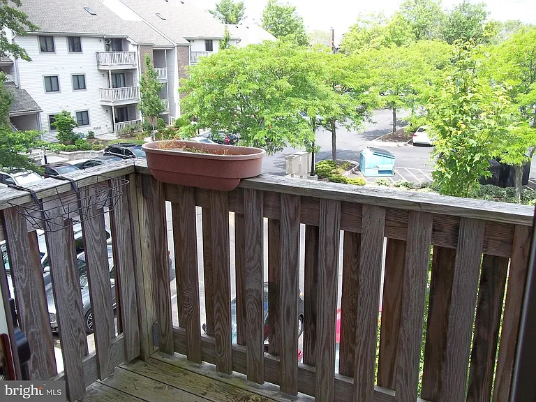 1203 Ravens Crest Dr — Photo 11