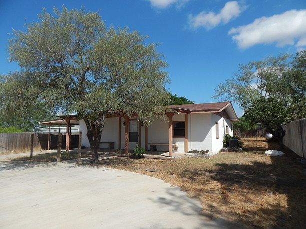 1st image of 104 Ann Dr.