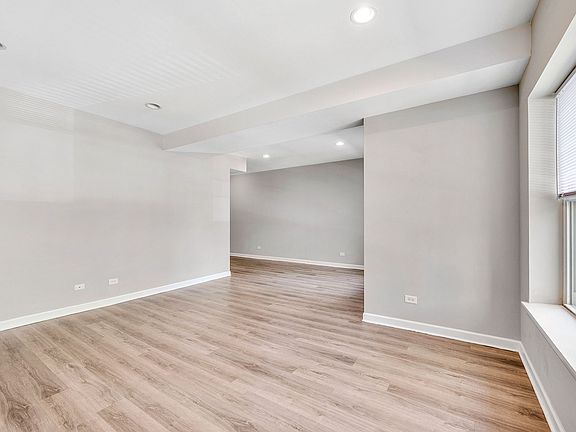 3rd image of 4145 S Michigan Ave #2