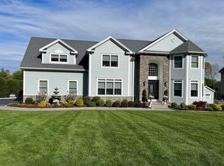 610 Abbe Ct, River Vale, NJ 07675