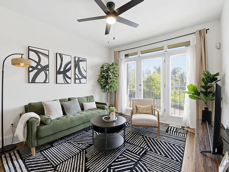 5750 Pershing Ave #2W — Photo 6