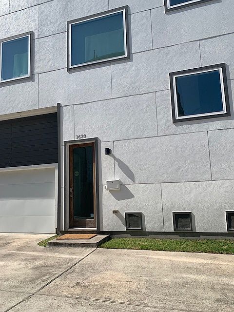 2nd image of 1630 W 24th St