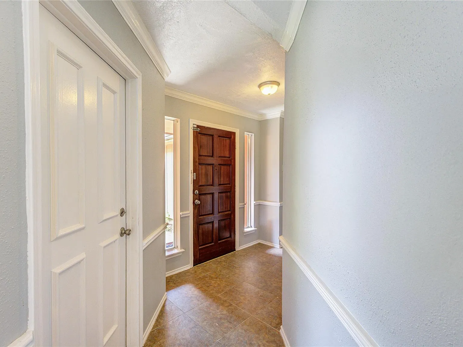 3 bed, 2.0 bath, 1560 sqft, $1,850 — Photo 2