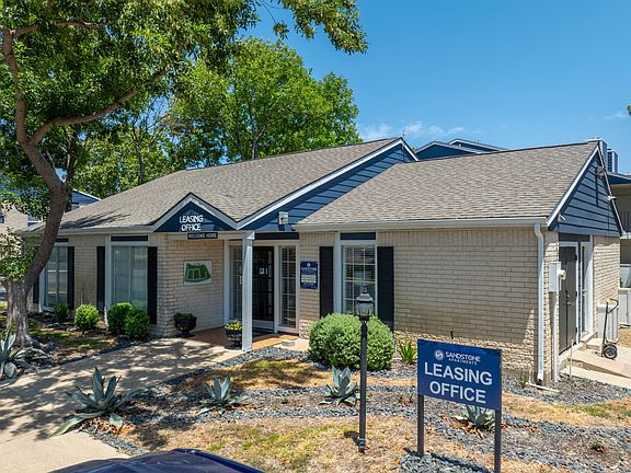 Leasing Office at Sandstone Apartments
