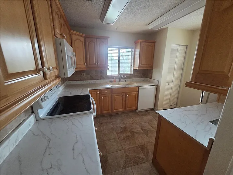 2010 Branch Tree Ln — Photo 11