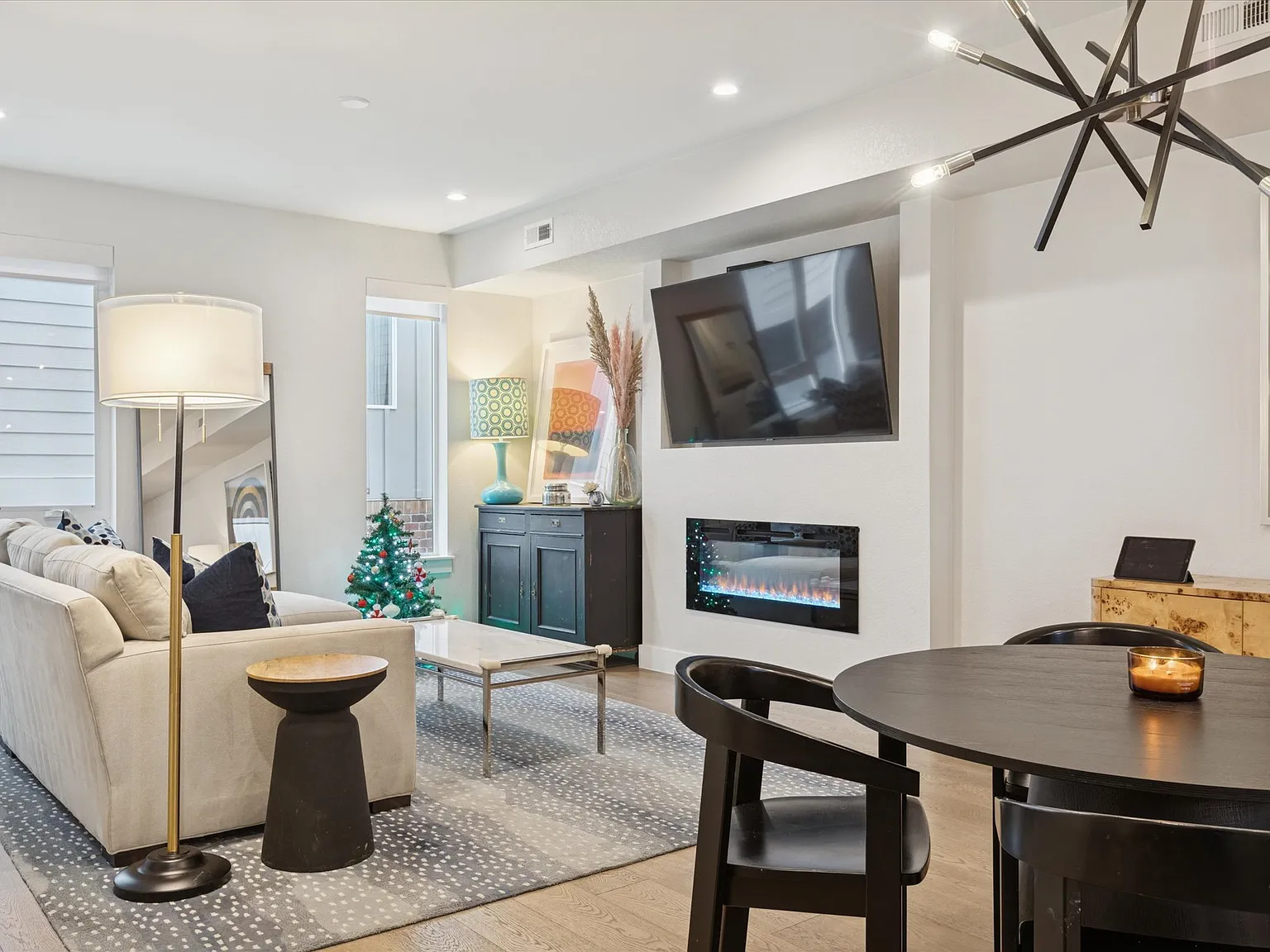2 bed, 1592 sqft, $3,400 — Photo 4