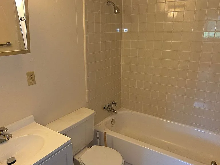 1733 Warwick Way — Photo 13