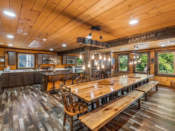 4th image of 2209 Henderson Springs Rd