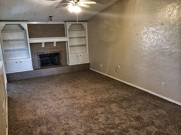 Living Room w/ New Carpet!