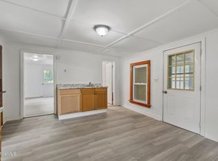 27 Pleasant St #B, Pittsfield, MA 01201