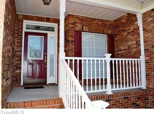 908 George Place Dr, Kernersville, NC 27284