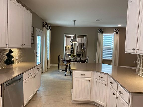 5th image of 9118 Golden Leaf Dr