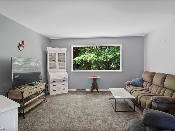 5th image of 1203 Romayne Dr