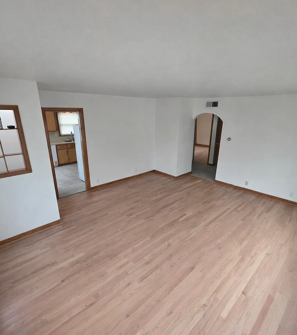 2 bed, 1100 sqft, $1,600 — Photo 3