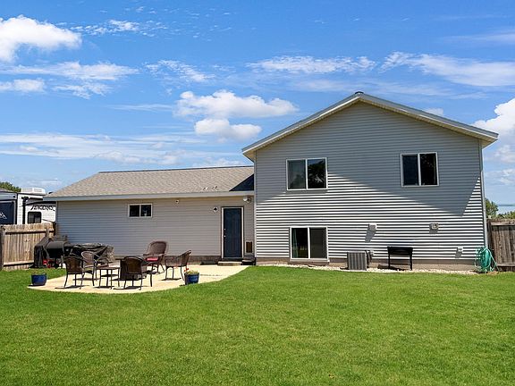 5th image of 501 Darlene Dr
