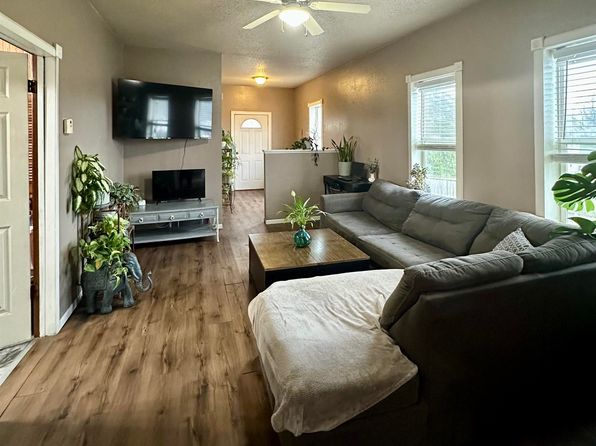 911 Wells St, Burlington, IA 52601
