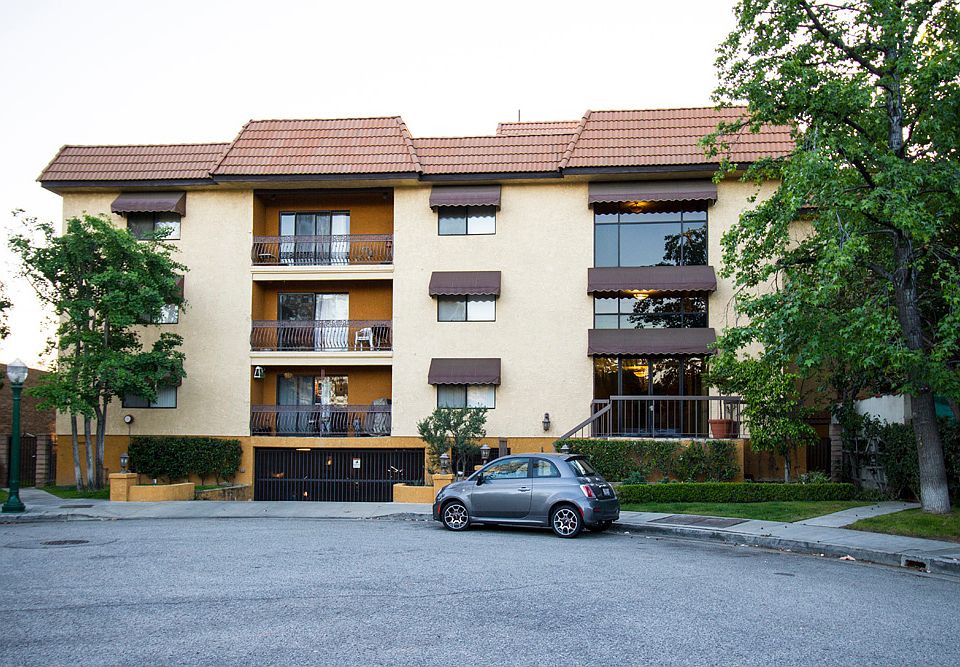 1st image of 645 Balboa Ave APT 2