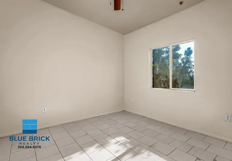 5869 S Figueroa St #3 — Photo 13