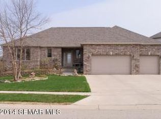 2440 Crimson Ridge Cir NW, Rochester, MN 55901