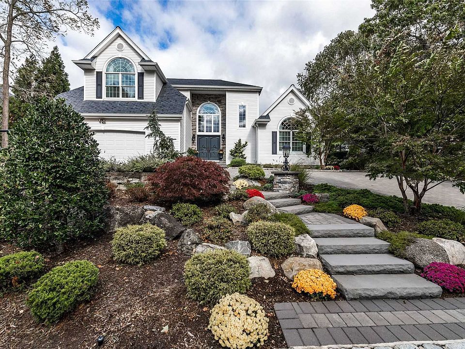11 Hunting Hollow Ct, Dix Hills, NY 11746 | Zillow