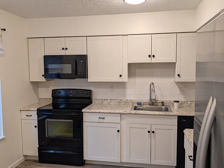 2125 Summit Row Blvd — Photo 11